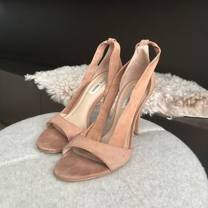 STEVE MADDEN NUDE SANDAL